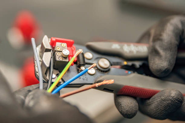 Best Commercial Electrician Services  in Isanti, MN